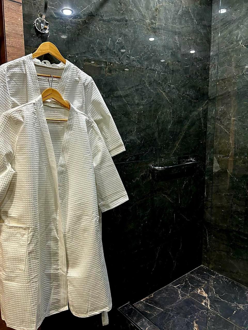 パヴロダルИсы Байзакова 133アパートメント エクステリア 写真